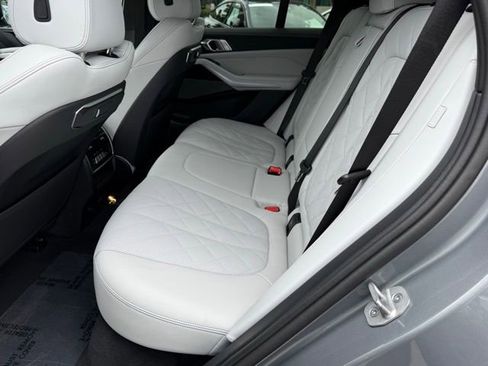 Used 2026 BMW X5 sDrive40i w/ M Sport Package RWD image 32