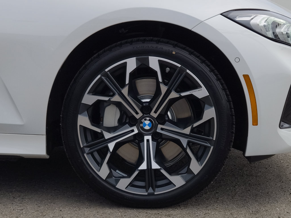 New 2026 BMW 330i xDrive Sedan w/ Convenience Package AWD/4WD image 6