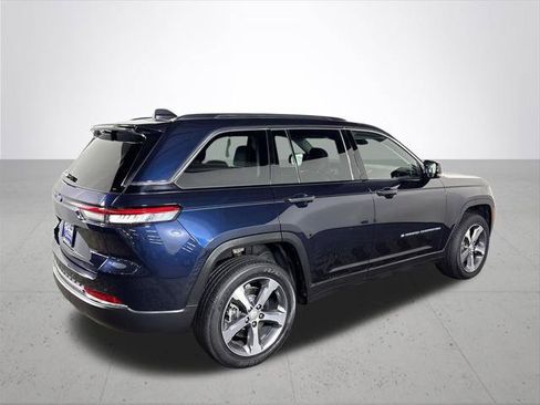 Certified 2023 Jeep Grand Cherokee 4WD 4xe w/ Luxury Tech Group II image 7