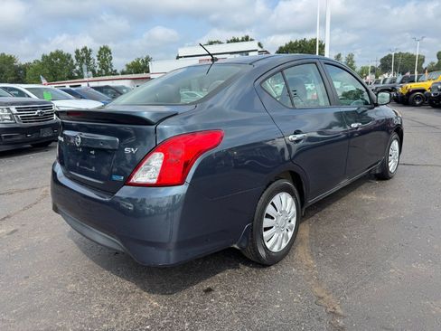 Used 2015 Nissan Versa SV FWD image 5