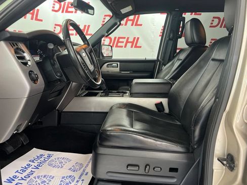 Used 2017 Ford Expedition EL XLT w/ Equipment Group 201A AWD/4WD image 16