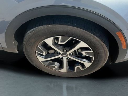 Certified 2024 Kia Sportage EX image 24