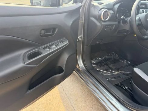 Used 2025 Nissan Versa S w/ Trunk Package FWD image 16
