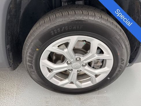 Used 2024 Jeep Compass Latitude AWD/4WD image 15