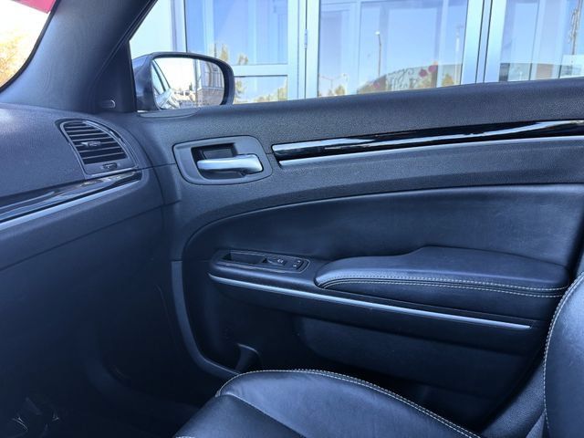 Used 2019 Chrysler 300 S AWD/4WD image 30
