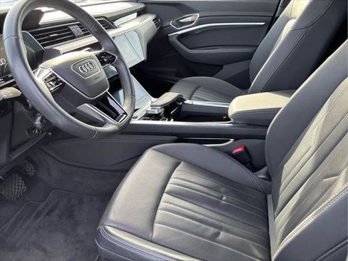 Used 2023 Audi e-tron Premium Plus w/ Premium Plus Package image 5