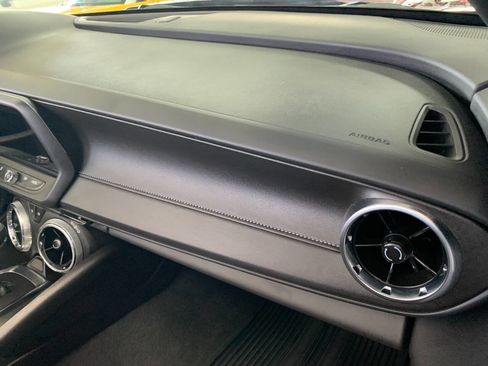 Used 2023 Chevrolet Camaro LT w/ Technology Package image 20