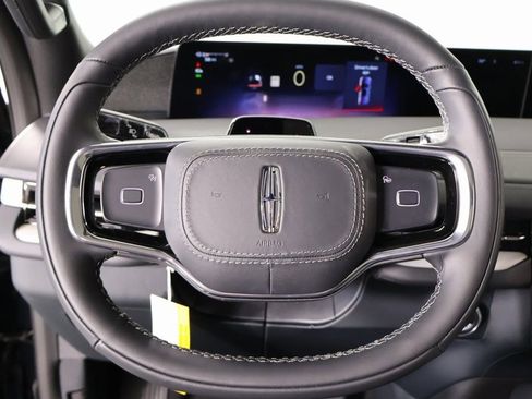 New 2025 Lincoln Navigator Reserve w/ Jet Appearance Package image 3