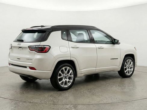 Used 2025 Jeep Compass Limited image 9