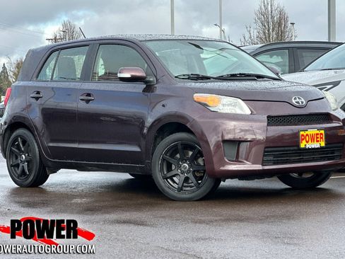 Used 2014 Scion xD image 1