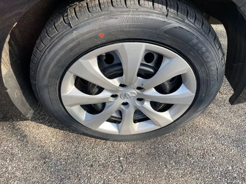 Used 2025 Toyota Corolla LE image 28