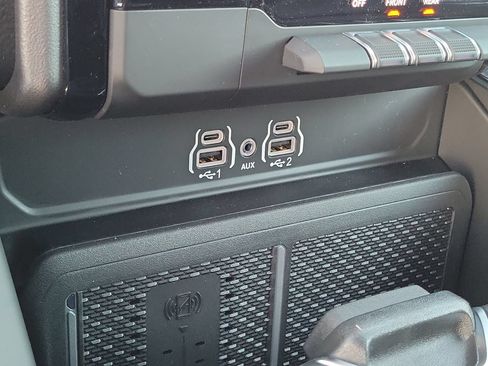 New 2026 RAM 1500 Laramie AWD/4WD image 10