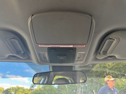 Used 2019 Toyota Camry SE FWD image 21