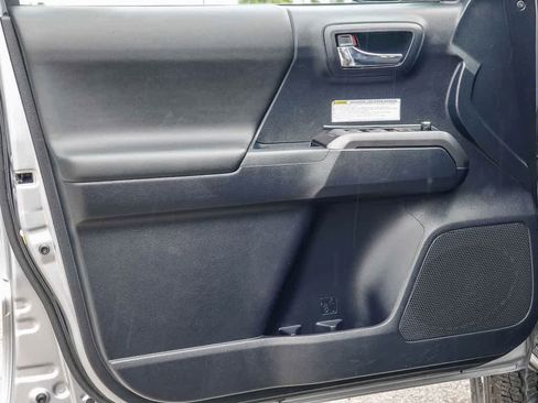 Used 2017 Toyota Tacoma TRD Off-Road w/ Tow Package image 20