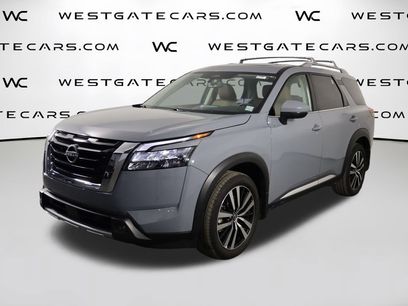 Used 2025 Nissan Pathfinder Platinum w/ Cargo Package