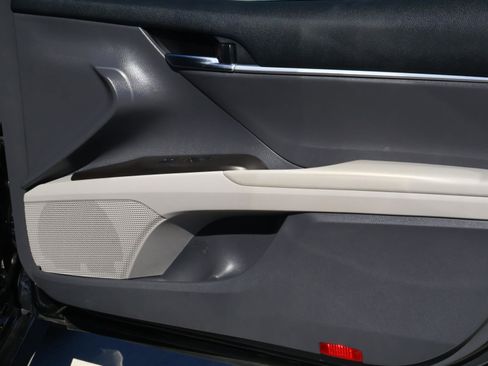 Used 2022 Toyota Camry LE image 15