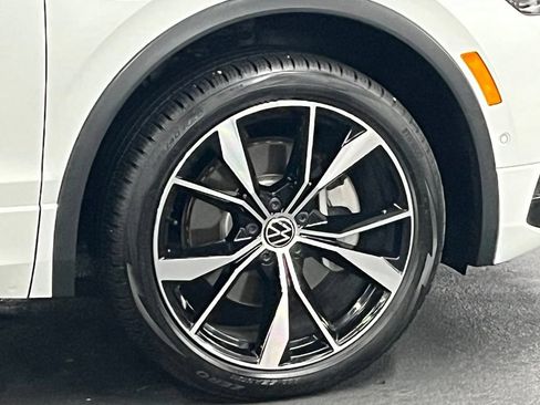 Used 2024 Volkswagen Tiguan SEL R-Line AWD/4WD image 41