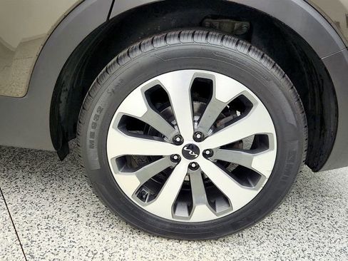 Used 2022 Kia Telluride S AWD/4WD image 9