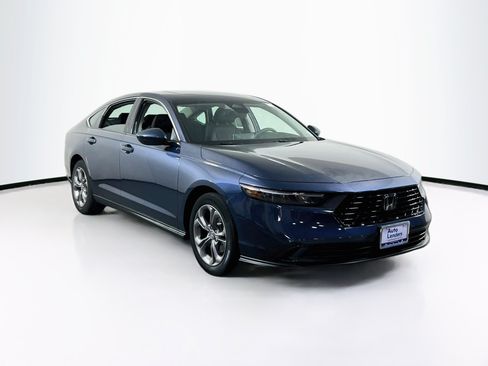 Used 2023 Honda Accord EX image 3