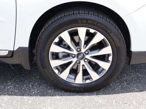 Used 2018 Subaru Outback 3.6R Touring AWD/4WD image 11