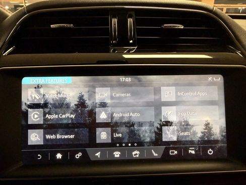 Used 2019 Jaguar F-PACE R-Sport image 18