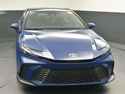 Certified 2025 Toyota Camry SE image 2