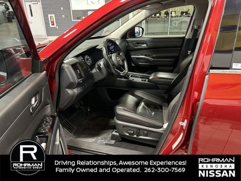 Certified 2023 Nissan Pathfinder SL AWD/4WD image 13