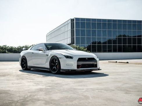 Used 2014 Nissan GT-R Premium image 55