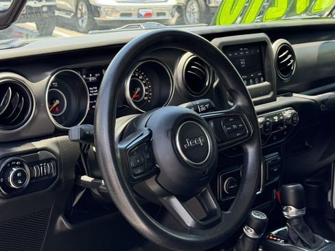 Used 2022 Jeep Gladiator Sport w/ Trailer Tow Package AWD/4WD image 13