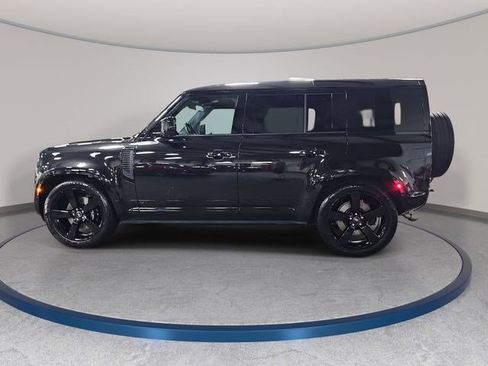 Used 2025 Land Rover Defender 110 V8 AWD/4WD image 8