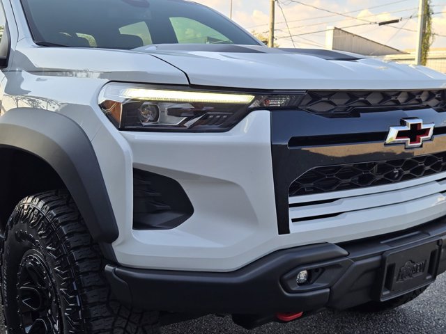 Used 2025 Chevrolet Colorado ZR2 w/ ZR2 Bison Edition AWD/4WD image 4