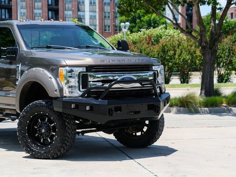 Used 2017 Ford F350 XLT w/ XLT Value Package AWD/4WD image 3