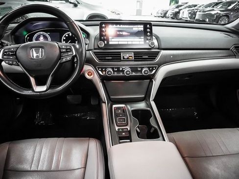 Used 2018 Honda Accord Touring image 17