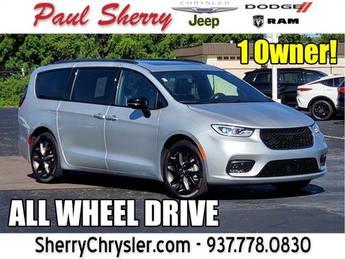 Used 2024 Chrysler Pacifica Limited w/ S Appearance Package AWD/4WD image 1