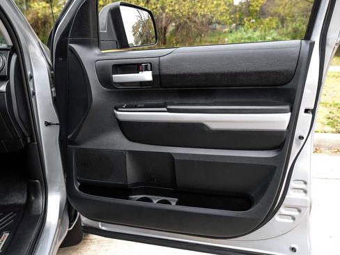 Used 2018 Toyota Tundra SR5 image 40