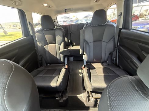 Used 2023 Subaru Ascent Premium w/ Convenience Package image 19