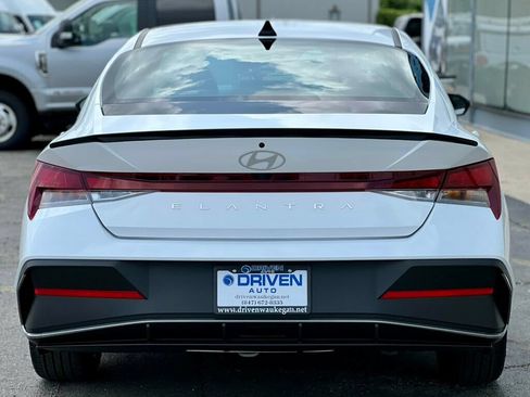 Used 2025 Hyundai Elantra Sport w/ Cargo Package FWD image 4