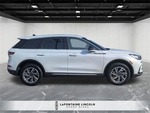 Certified 2025 Lincoln Corsair AWD w/ Equipment Group 101A image 6