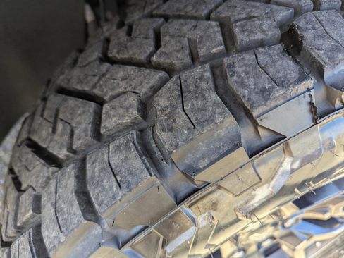 Used 2023 Chevrolet Colorado ZR2 w/ ZR2 Convenience Package III image 39