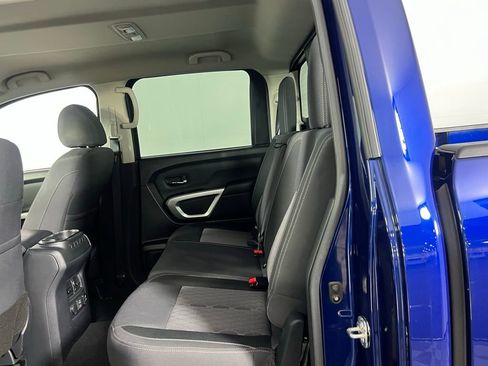 Used 2024 Nissan Titan SV w/ SV Convenience Package image 24