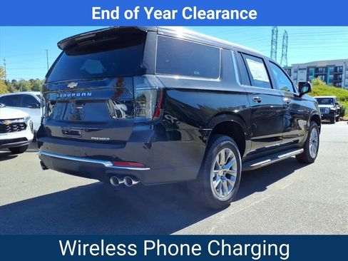 New 2025 Chevrolet Suburban Premier image 32