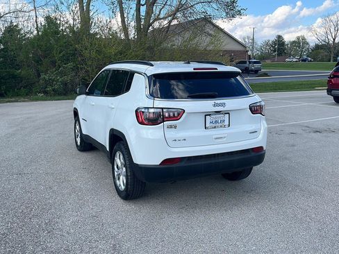 Used 2024 Jeep Compass Latitude AWD/4WD image 3