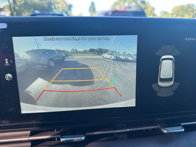Used 2024 Kia Carnival EX FWD image 16