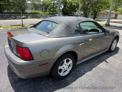 Used 2002 Ford Mustang Convertible RWD image 24