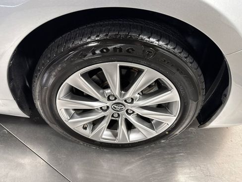 Used 2016 Toyota Camry XLE w/ Moonroof Package FWD image 9