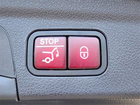 Certified 2025 Mercedes-Benz GLE 350 4MATIC image 17