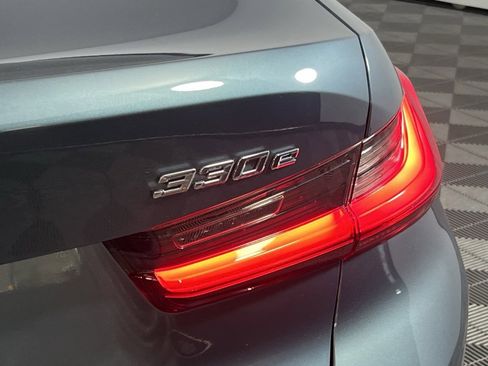 Used 2021 BMW 330e w/ Convenience Package image 12