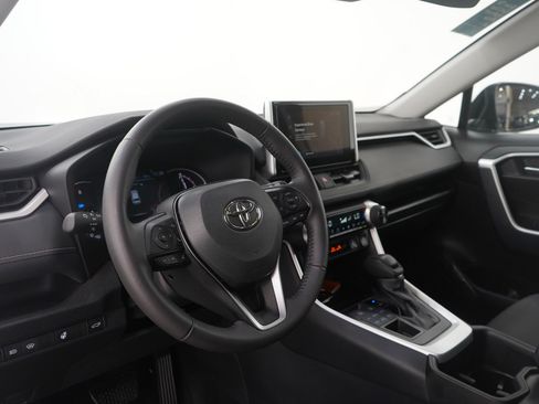 Used 2025 Toyota RAV4 XLE w/ Convenience Package image 25