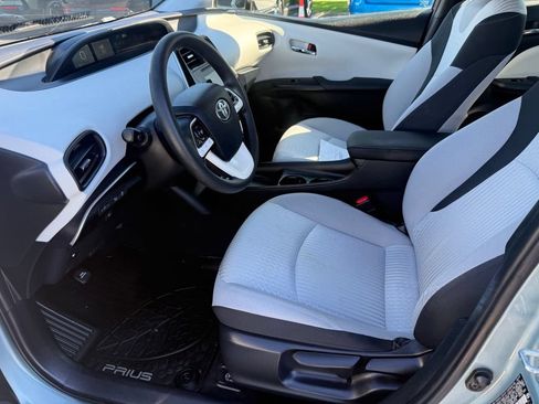 Used 2018 Toyota Prius Two w/ Prius Two Safety Plus Package FWD image 14