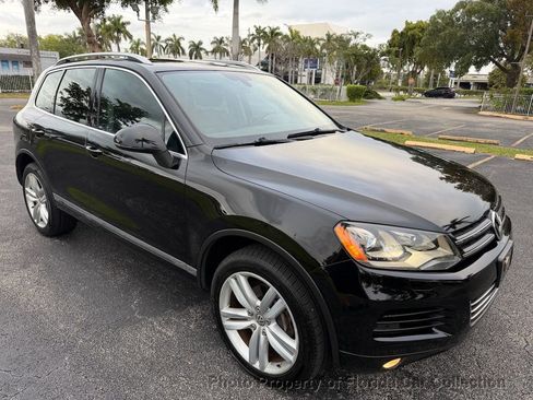 Used 2011 Volkswagen Touareg Executive image 2